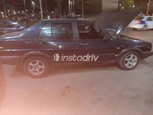 فولكس فاغن جيتا 1990 أزرق غامق مستعملة للبيع - 5