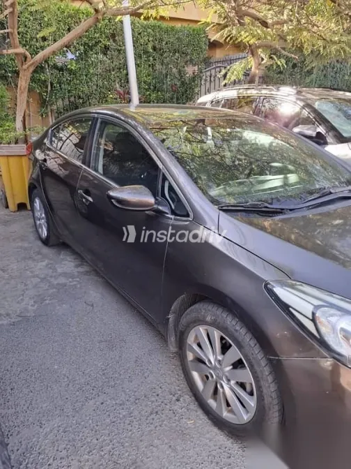 كيا سيراتو 2015 بني مستعملة للبيع - 4