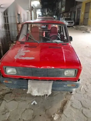 فيات 128 1977 أحمر مستعملة للبيع
