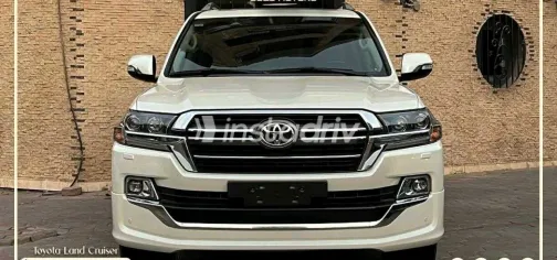 تويوتا لاند كروزر 2020 أبيض مستعملة للبيع - 1