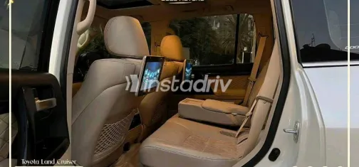 تويوتا لاند كروزر 2020 أبيض مستعملة للبيع - 3