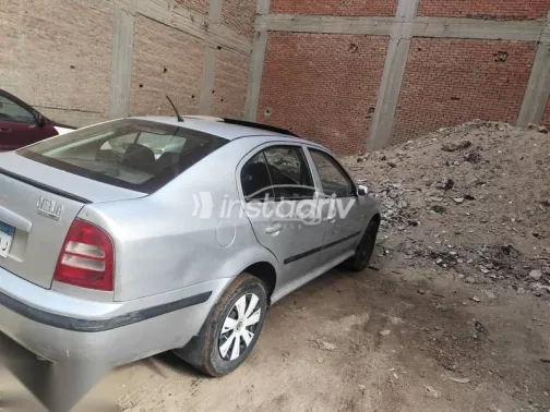 سكودا اوكتافيا 1999 فضي مستعملة للبيع - 1