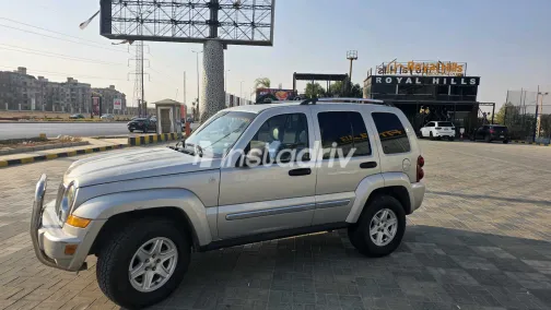 Jeep Liberty 2006 White Used for Sale - 7