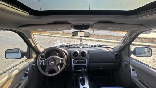 Jeep Liberty 2006 White Used for Sale - 8