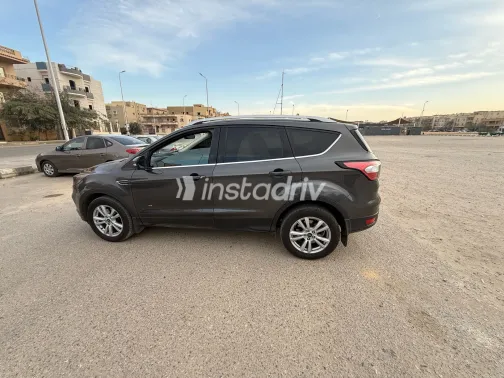 فورد كوجا 2018 أبيض مستعملة للبيع - 6