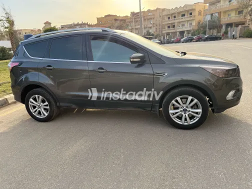 فورد كوجا 2018 أبيض مستعملة للبيع - 7