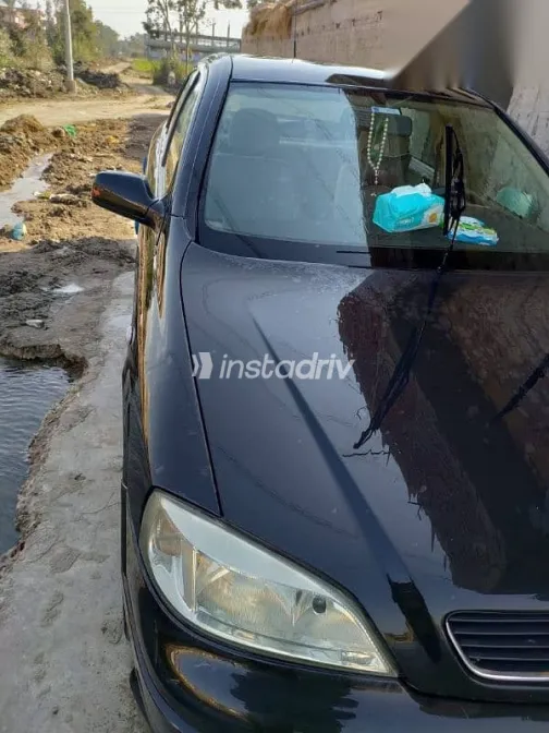 اوبل أسترا 2000 أسود مستعملة للبيع - 2