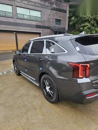 كيا سورينتو 2025 رمادي جديدة للبيع