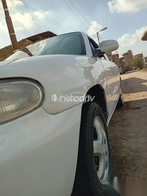 Daewoo Nubira 1997 White Used for Sale - 1