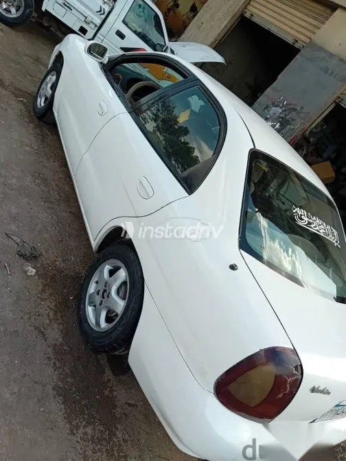 Daewoo Nubira 1997 White Used for Sale - 2