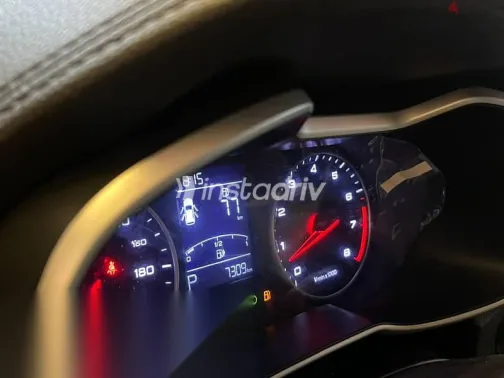 ام جى ZS 2021 أحمر مستعملة للبيع - 8