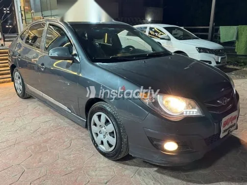 هيونداي إلنترا 2017 رمادي مستعملة للبيع - 2