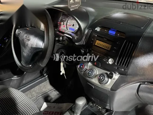 هيونداي إلنترا 2017 رمادي مستعملة للبيع - 6