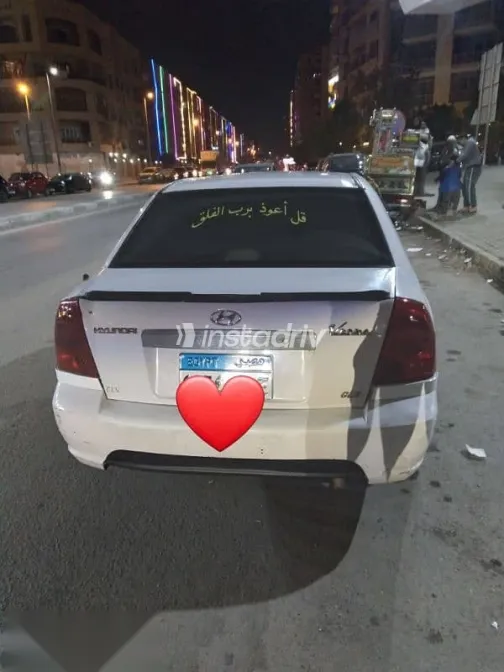 Hyundai Verna 2011 White Used for Sale - 5