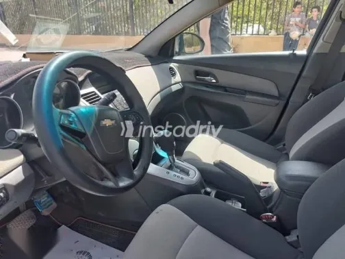 شيفروليه كروز 2010 أزرق غامق مستعملة للبيع - 1