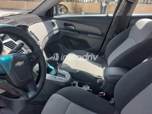 شيفروليه كروز 2010 أزرق غامق مستعملة للبيع - 2