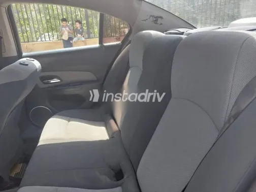 شيفروليه كروز 2010 أزرق غامق مستعملة للبيع - 5