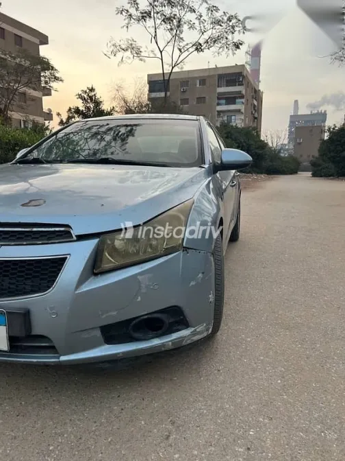 شيفروليه كروز 2010 أزرق غامق مستعملة للبيع - 8