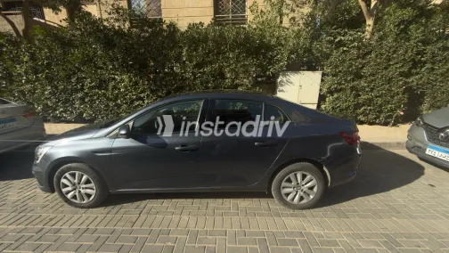 رينو ميجان 2023 أبيض مستعملة للبيع - 1