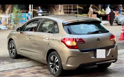 سيتروين C4 2013 أبيض مستعملة للبيع - 2