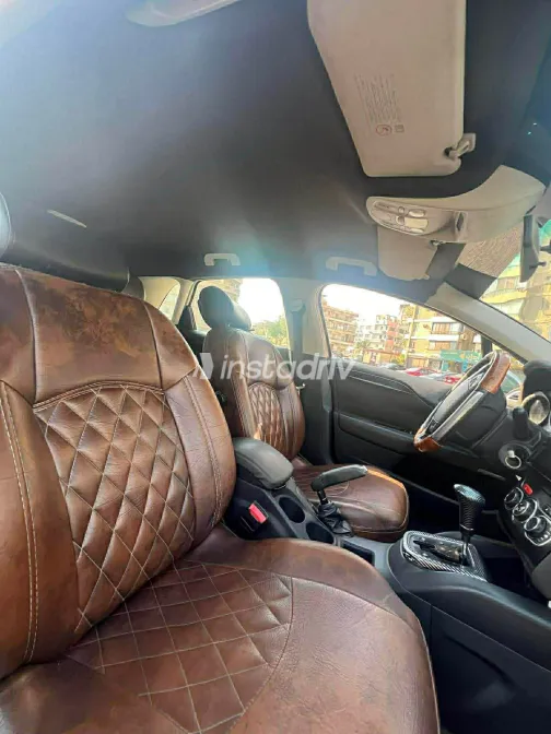 سيتروين C4 2013 أبيض مستعملة للبيع - 3