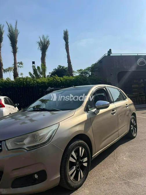 سيتروين C4 2013 أبيض مستعملة للبيع - 4