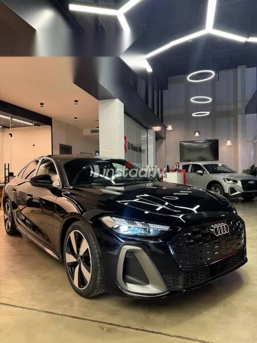 اودي A5 2025 أسود جديدة للبيع - 3