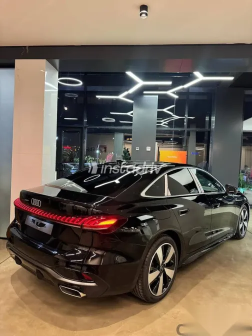 اودي A5 2025 أسود جديدة للبيع - 4