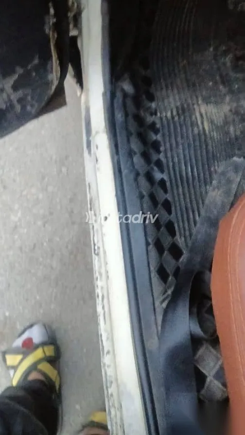 مازدا 323 1982 أبيض مستعملة للبيع - 1