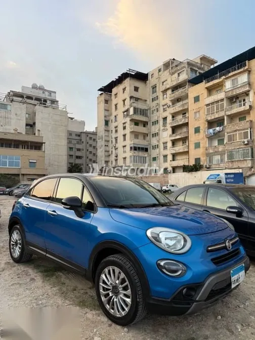 فيات 500 2021 أزرق غامق مستعملة للبيع - 3