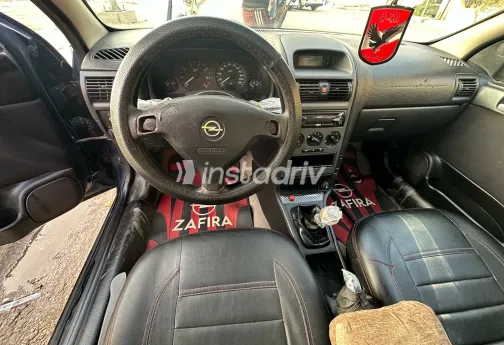 اوبل أسترا 2000 أبيض مستعملة للبيع - 2