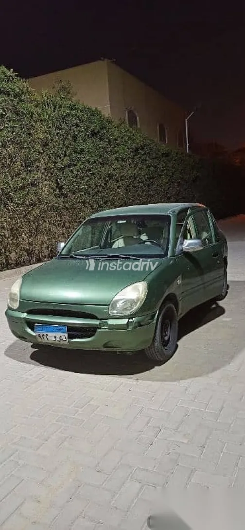 دايهاتسو سيريون 2000 أخضر مستعملة للبيع - 2