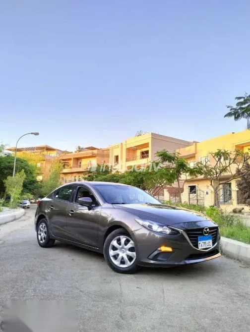 مازدا 3 2018 بني مستعملة للبيع - 1