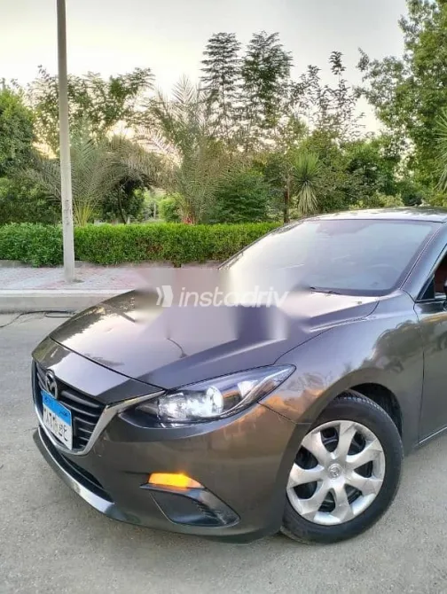مازدا 3 2018 بني مستعملة للبيع - 2