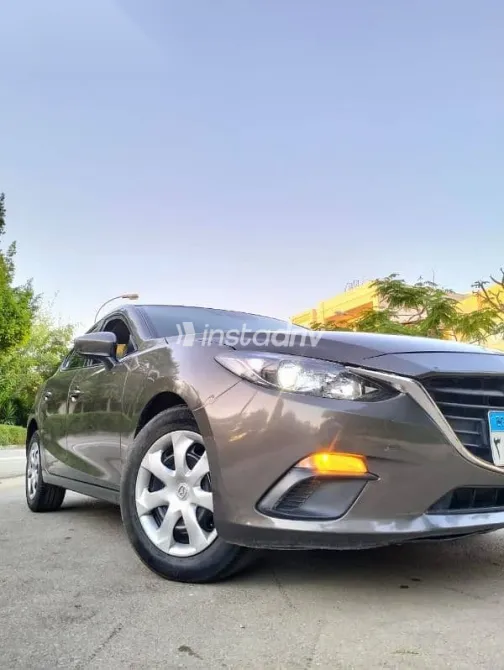 مازدا 3 2018 بني مستعملة للبيع - 3