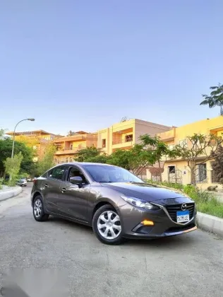 مازدا 3 2018 بني مستعملة للبيع