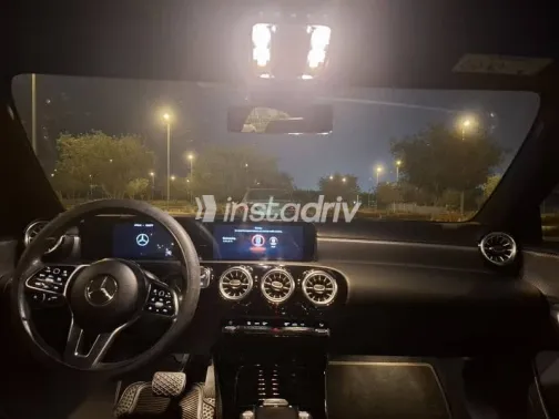 مرسيدس A 180 2021 أسود مستعملة للبيع - 1