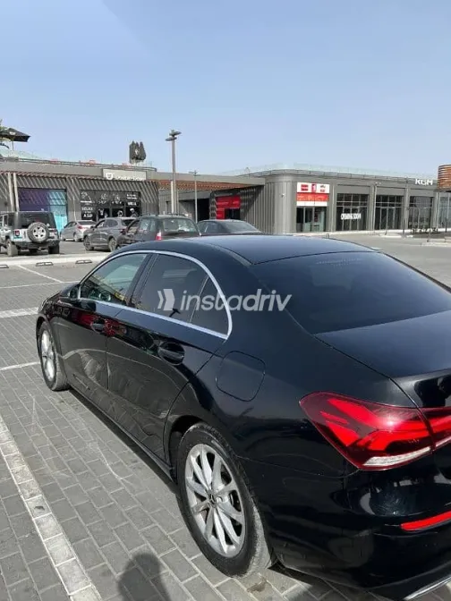 مرسيدس A 180 2021 أسود مستعملة للبيع - 2