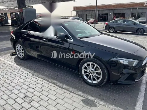 مرسيدس A 180 2021 أسود مستعملة للبيع - 4