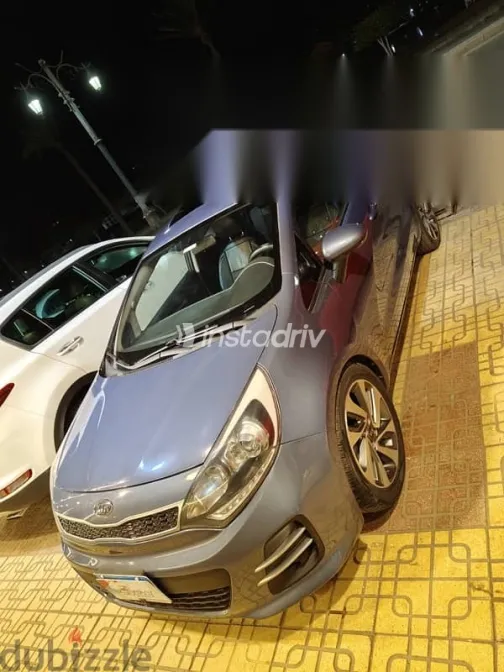 كيا ريو 2017 أزرق غامق مستعملة للبيع - 5