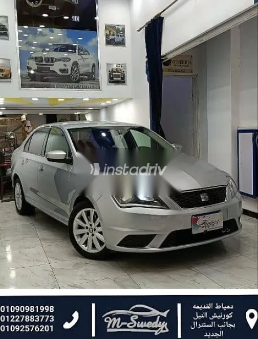 سيات توليدو 2019 رمادي مستعملة للبيع - 1