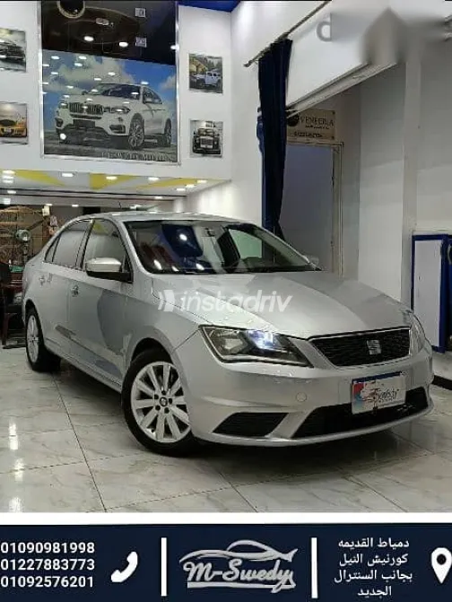 سيات توليدو 2019 رمادي مستعملة للبيع - 4