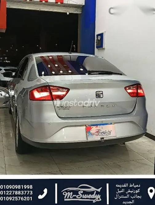 سيات توليدو 2019 رمادي مستعملة للبيع - 5