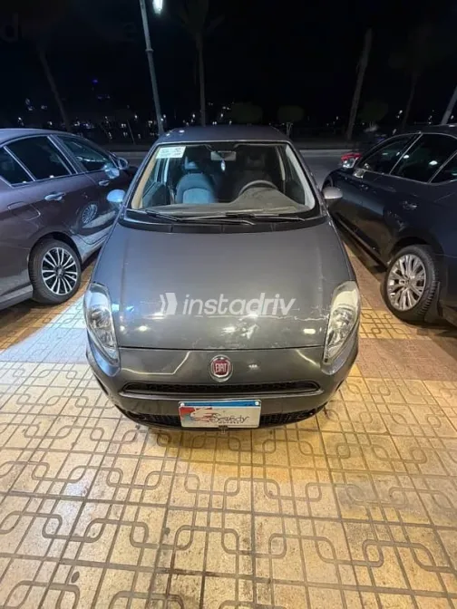 فيات بونتو 2016 رمادي مستعملة للبيع - 1