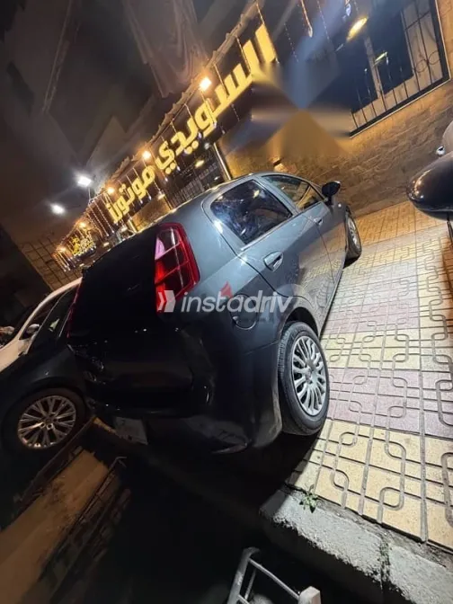 فيات بونتو 2016 رمادي مستعملة للبيع - 2