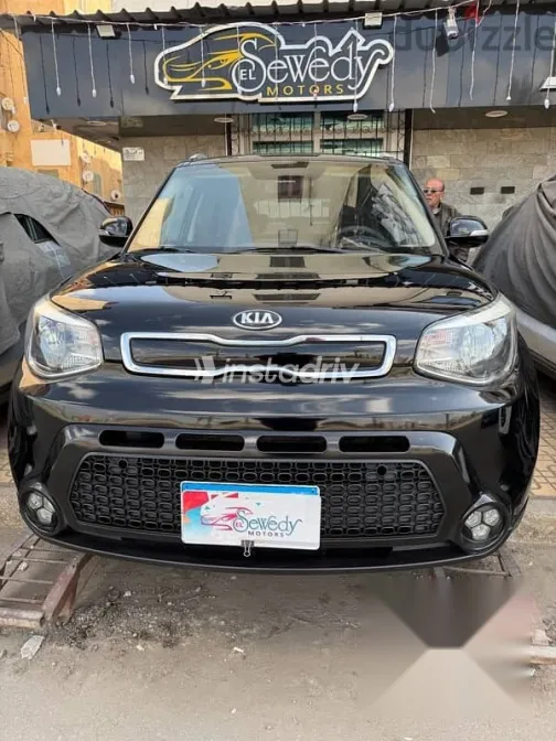 كيا سول 2017 أسود مستعملة للبيع - 1