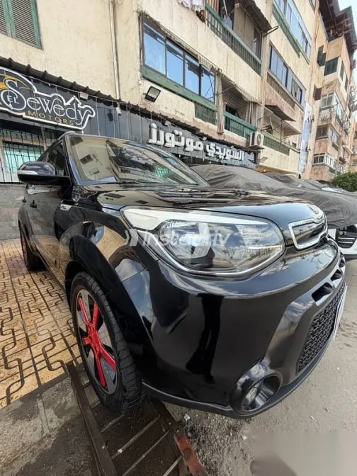 كيا سول 2017 أسود مستعملة للبيع - 2