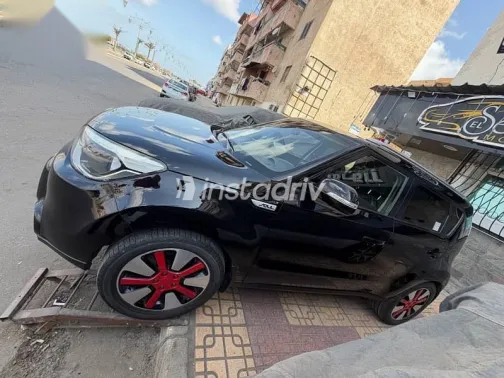 كيا سول 2017 أسود مستعملة للبيع - 3