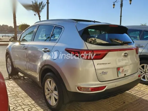 كيا سبورتاج 2018 فضي مستعملة للبيع - 2