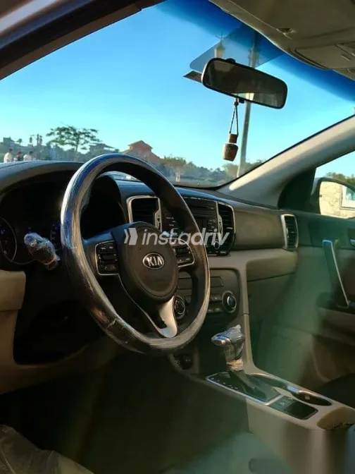 كيا سبورتاج 2018 فضي مستعملة للبيع - 8